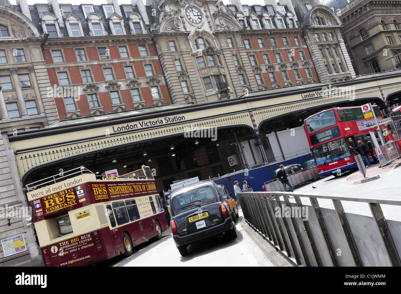 London Victoria Station`s Front Forecourt Incorporating London`s Red ...